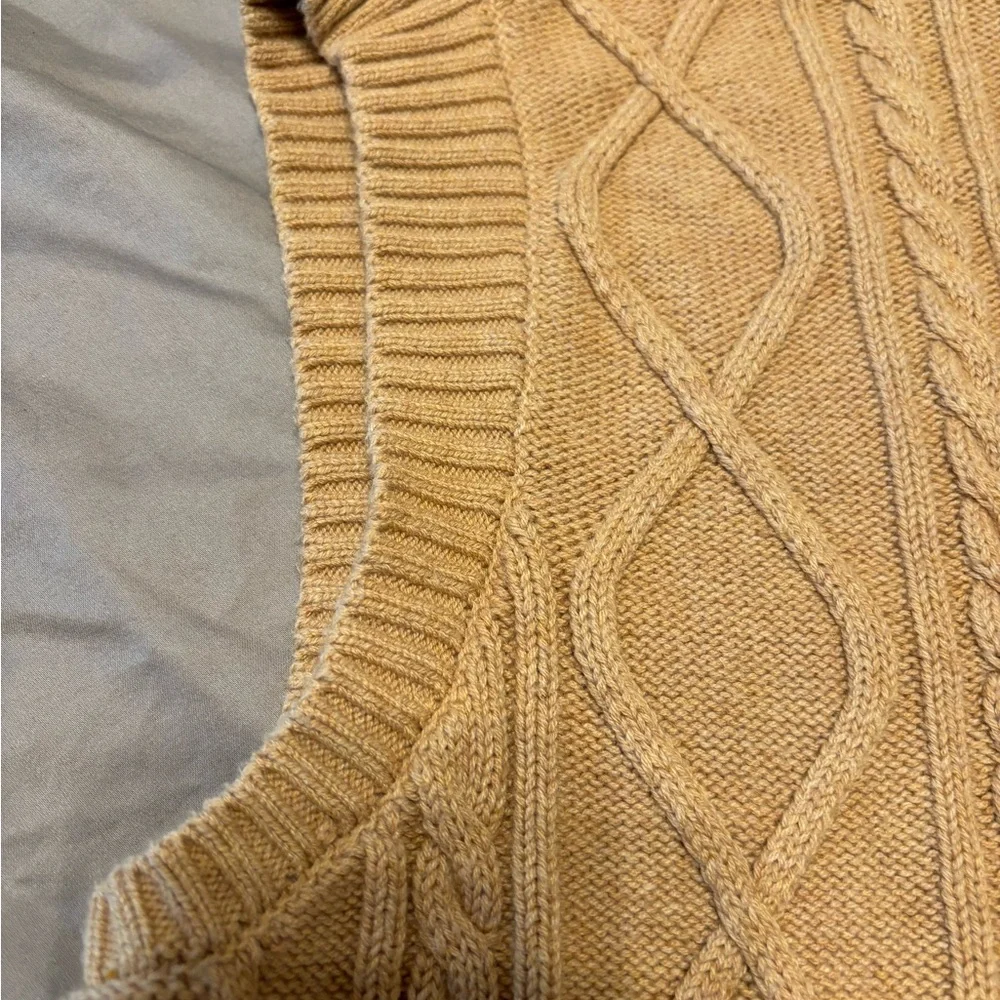 Charter Club Cable Knit Sweater Vest Medium Camel Button Front Pockets Vintage